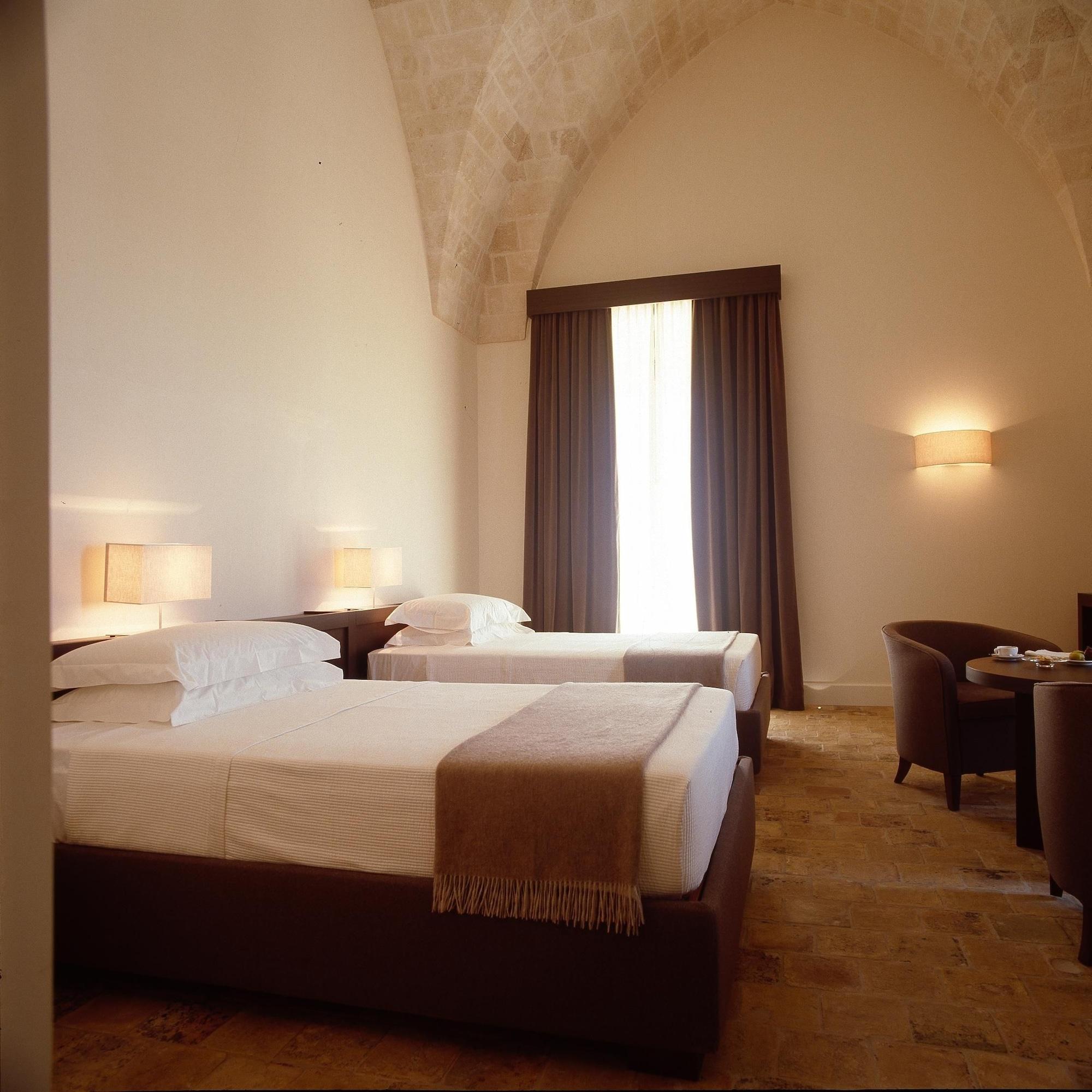 Histo San Pietro Sul Mar Piccolo Hotel Taranto Room photo