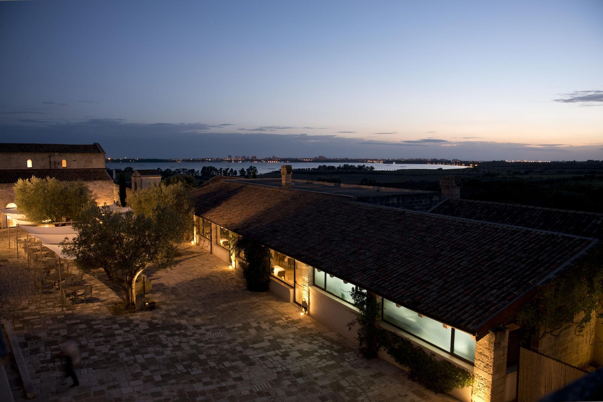 Histo San Pietro Sul Mar Piccolo Hotel Taranto Exterior photo